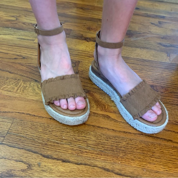 Pierre Dumas Other - Pierre Dumas Strap Espadrilles Platform Summer Casual Wedges Sandals Shoes
Girls